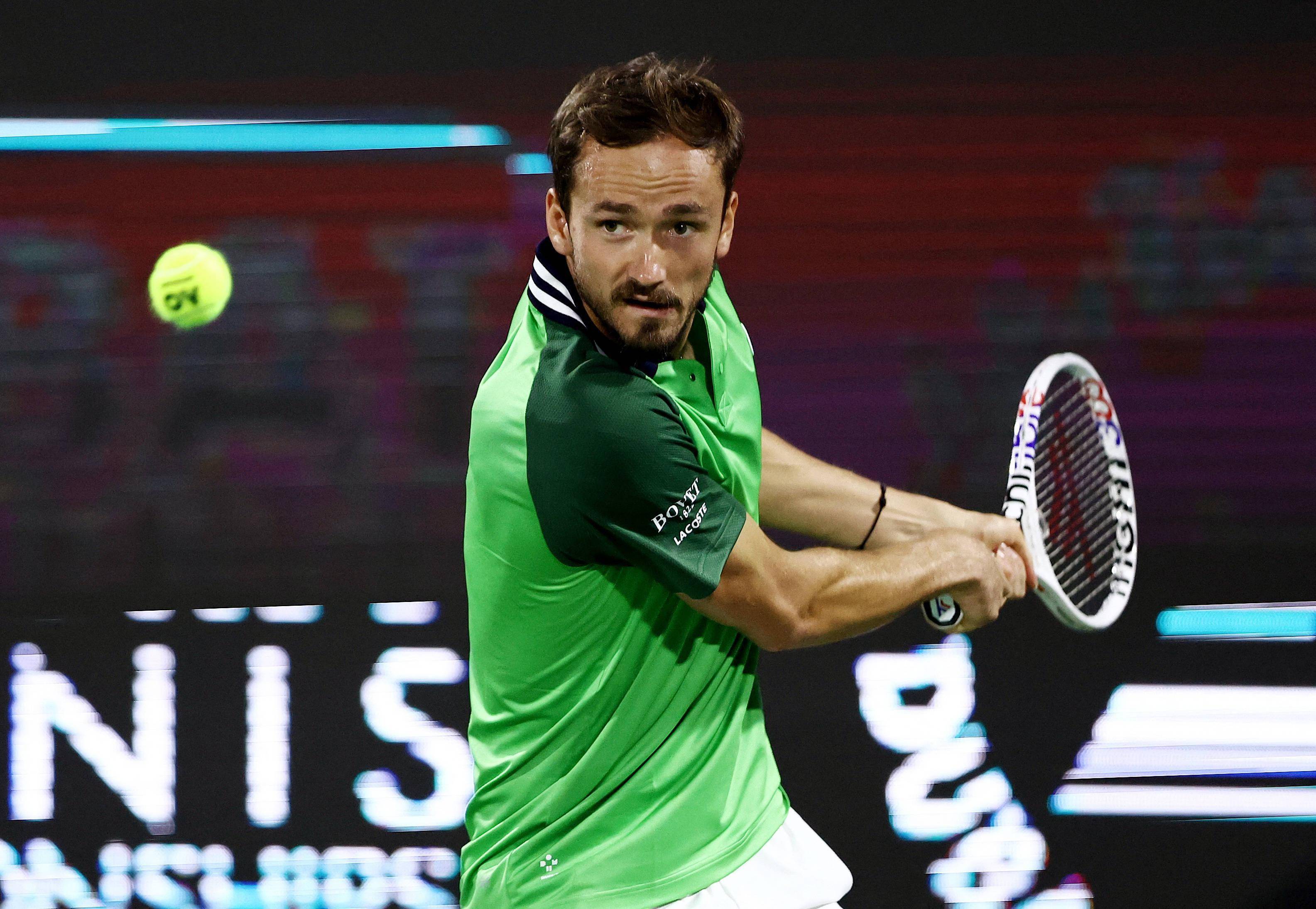 开云下载-世界网球队完胜日本网球队，梅德韦杰夫制霸全场的简单介绍