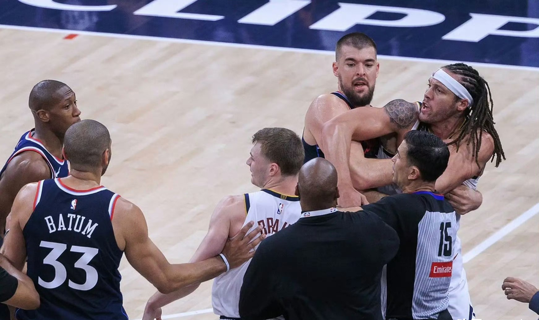 开云官方app入口-希腊男篮鏖战热火，巴图姆高光表现