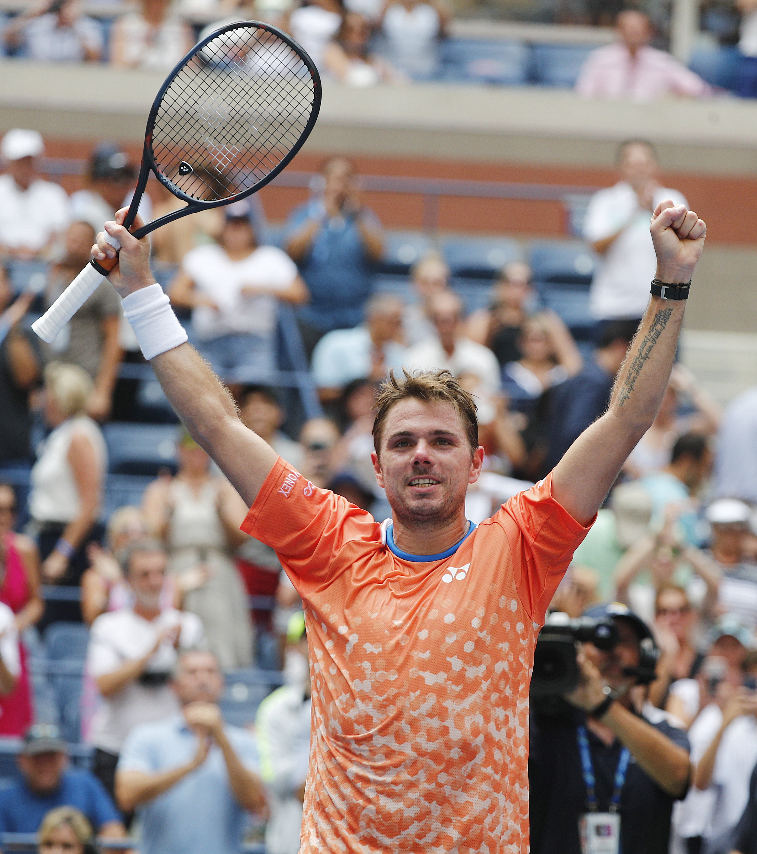 意大利网球队绝地反击澳大利亚网球队，瓦林卡高光表现