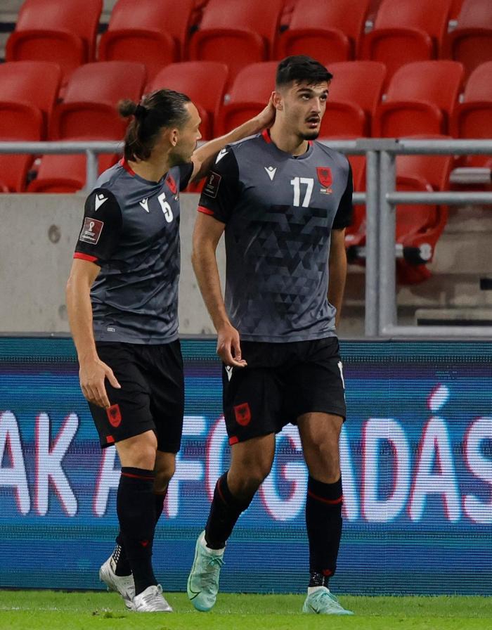 包含葡萄牙绝地反击墨西哥，阿尔巴送出助攻的词条