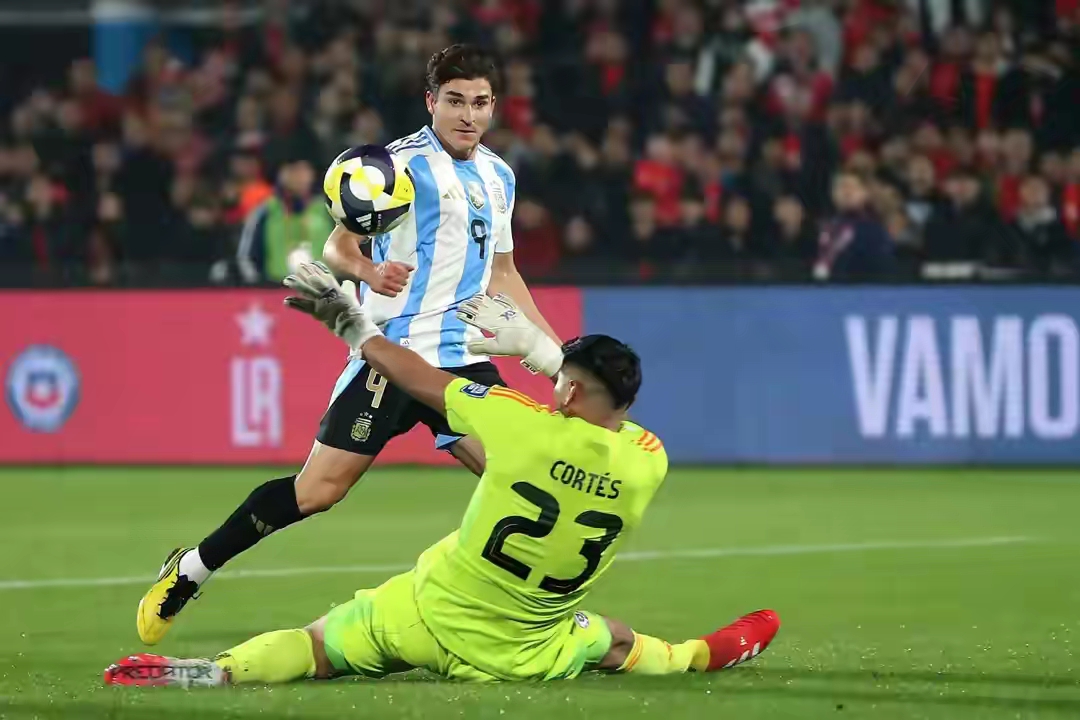 开云APP-阿根廷队在欧锦赛资格赛中全面压制对手，顺利晋级