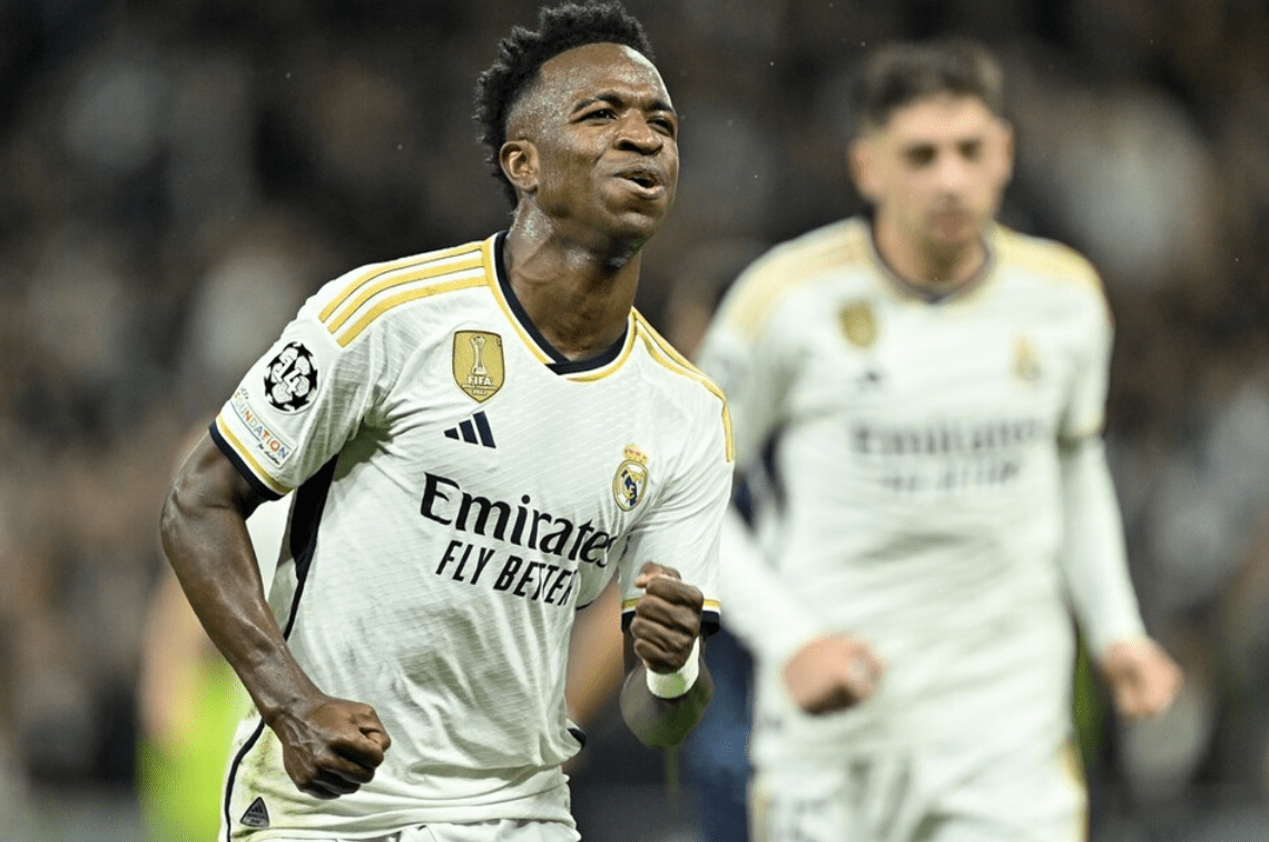 开云体育-皇马前锋机警突破，助球队反击得分