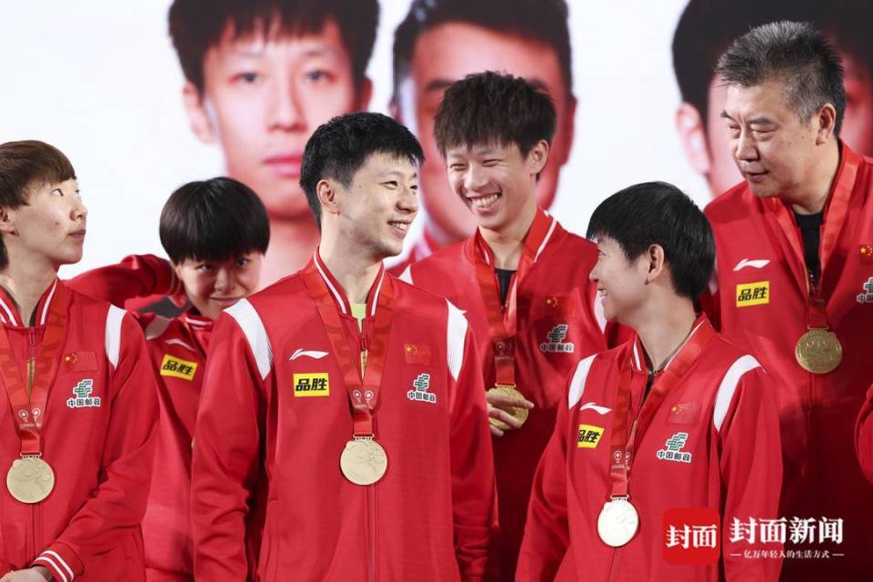开云体育登录-包含红色胜利！国家代表团登上领奖台的词条
