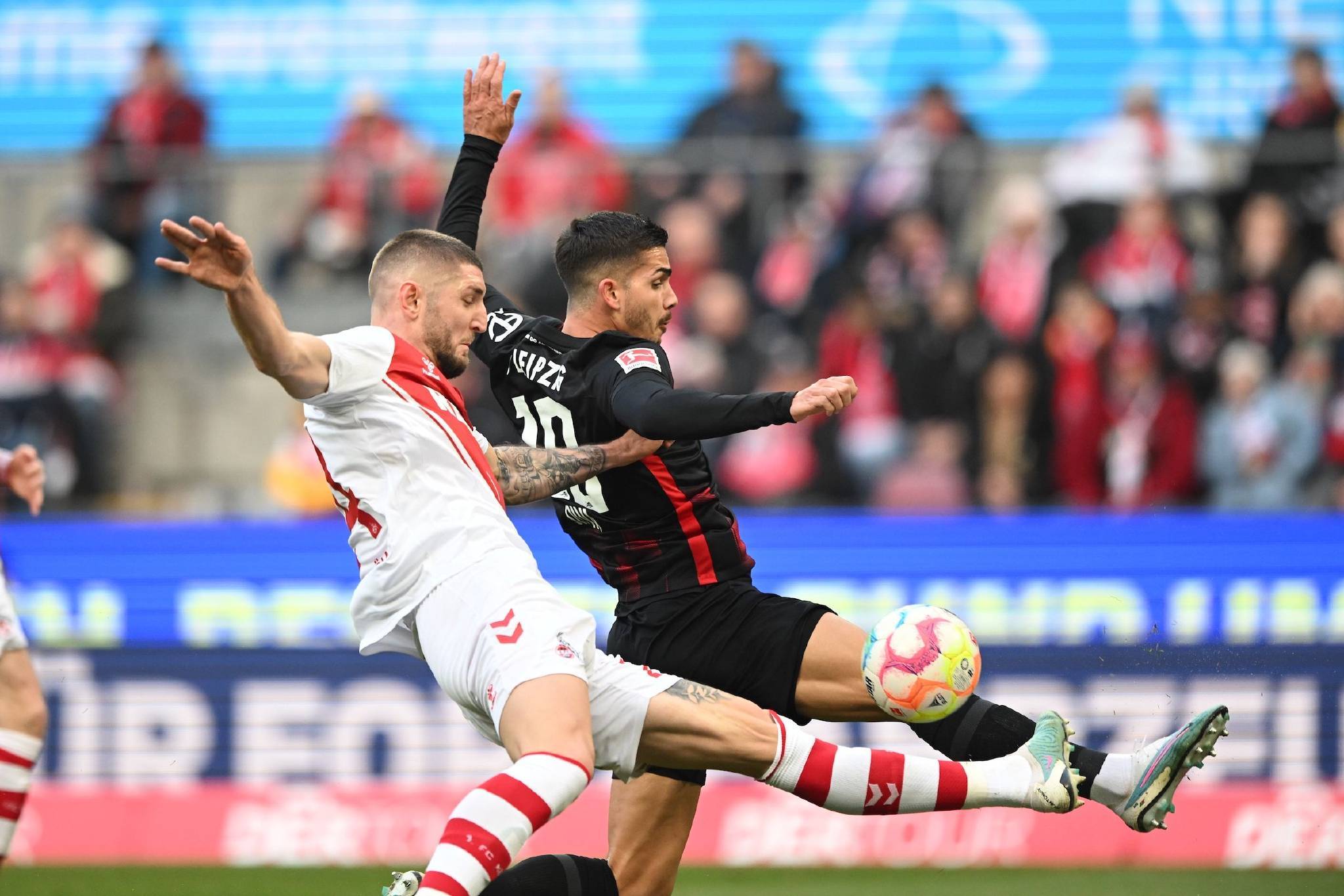 开云体育直播-包含阿贾克斯客场逆转皇家社会，实现逆袭的词条