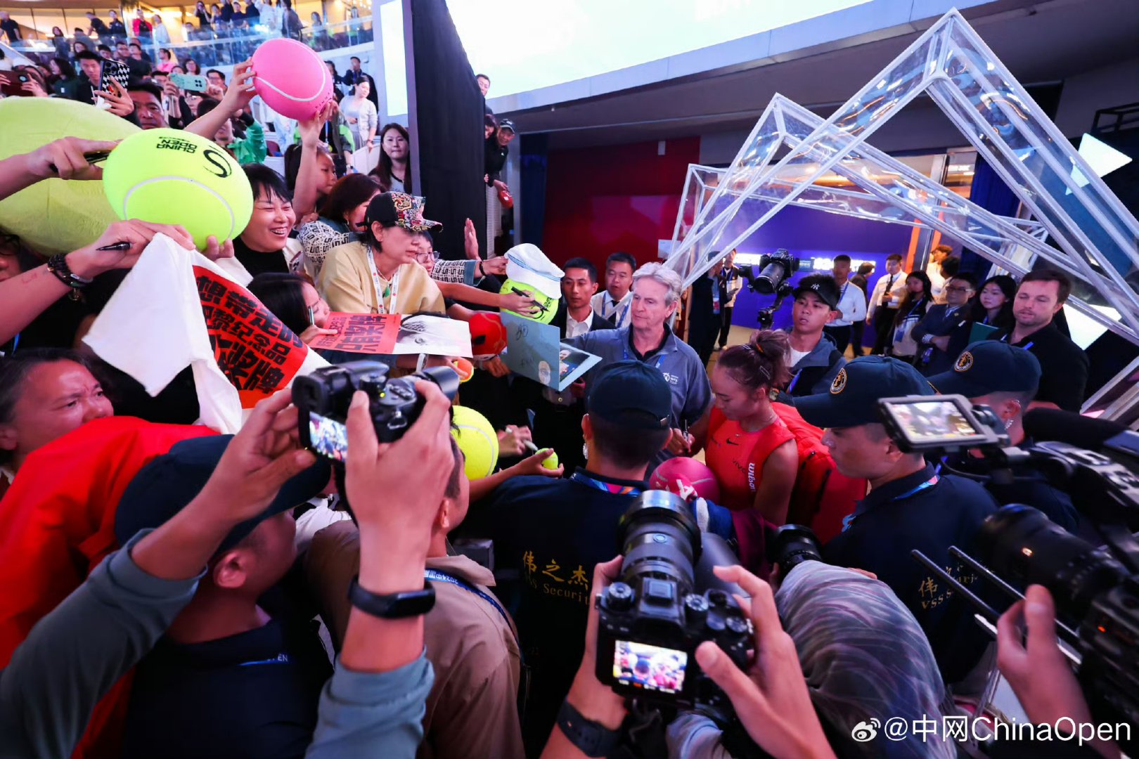 开云体育在线-体育界各类赛事掀起热潮，吸引众多粉丝的简单介绍