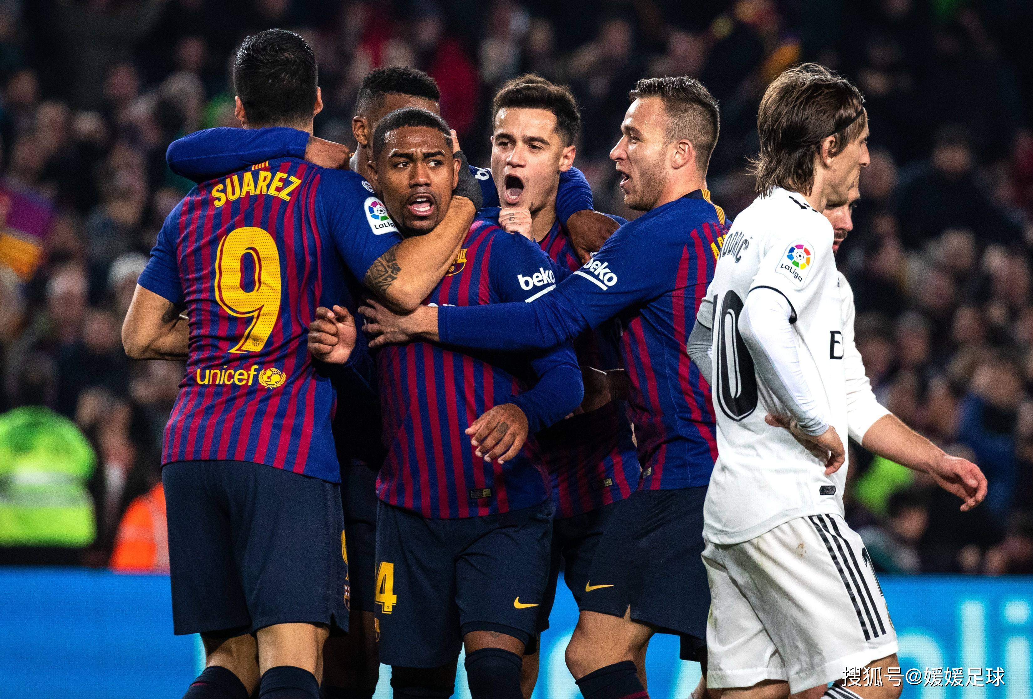 包含巴塞罗那赢得重要的足球比赛的词条