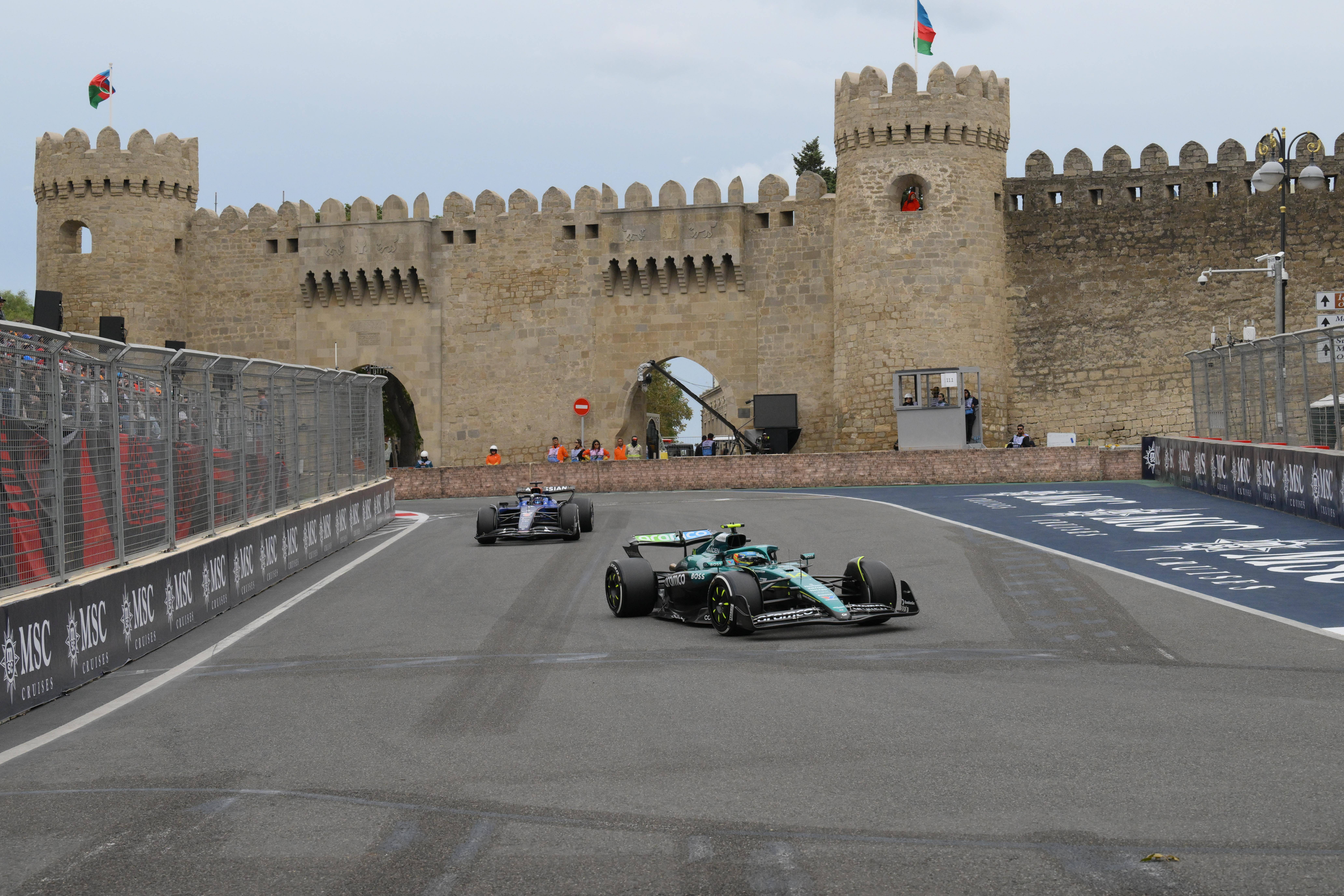 雷诺车队翻盘阿斯顿马丁，塞恩斯扛起全队的简单介绍