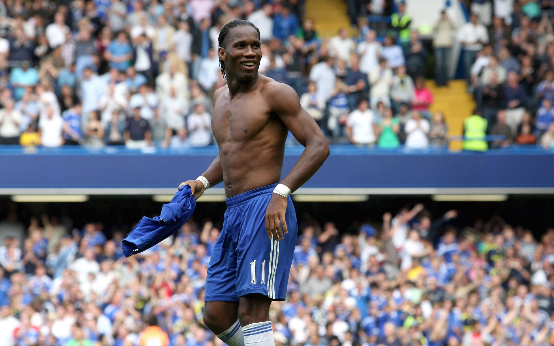 开云体育入口-莱万独舞红牛之夜，个人能力如何撕裂巴拉圭防线