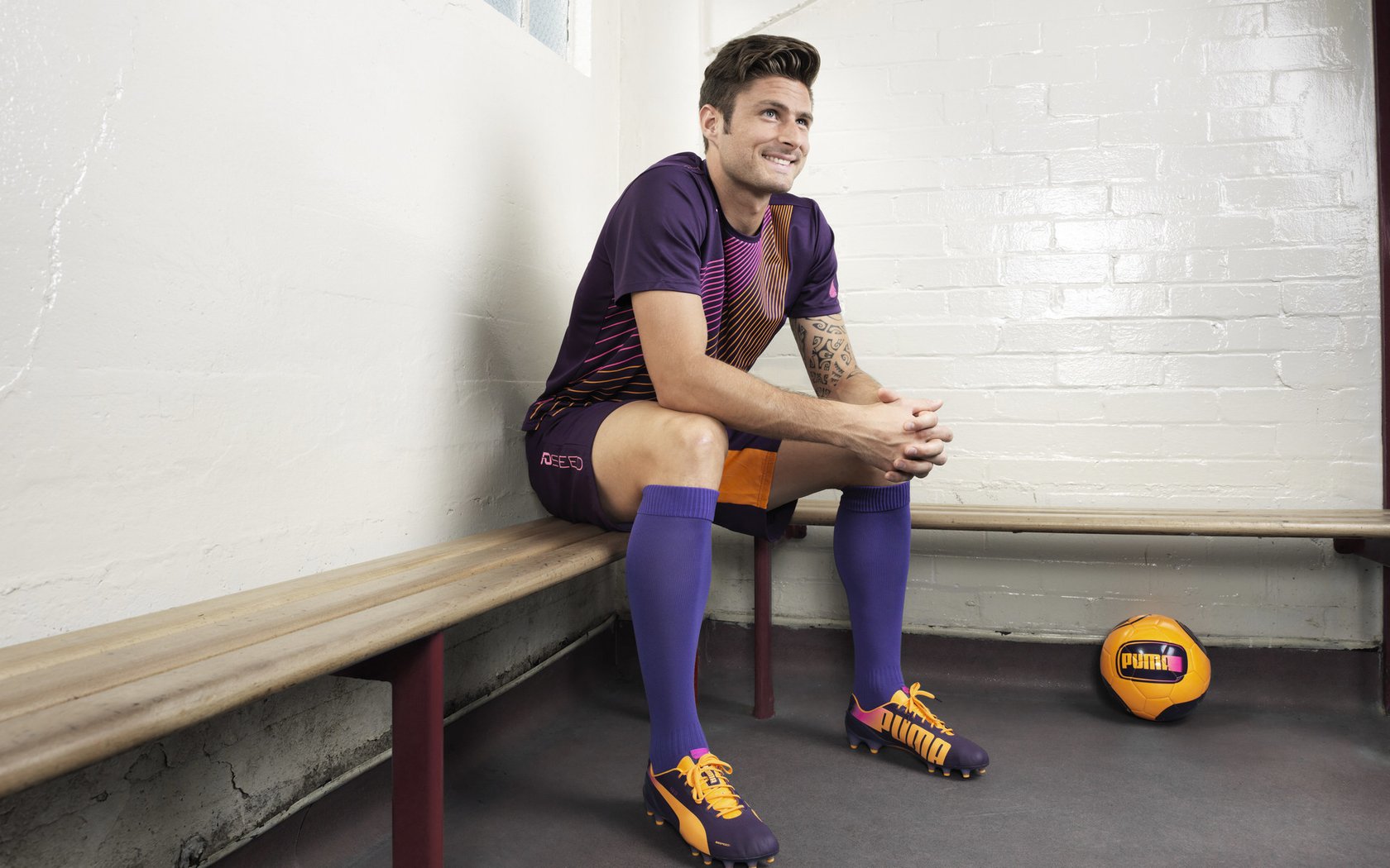 开云体育官网-世界杯之夜，霍勒迪的压制级表演，当防守成为艺术